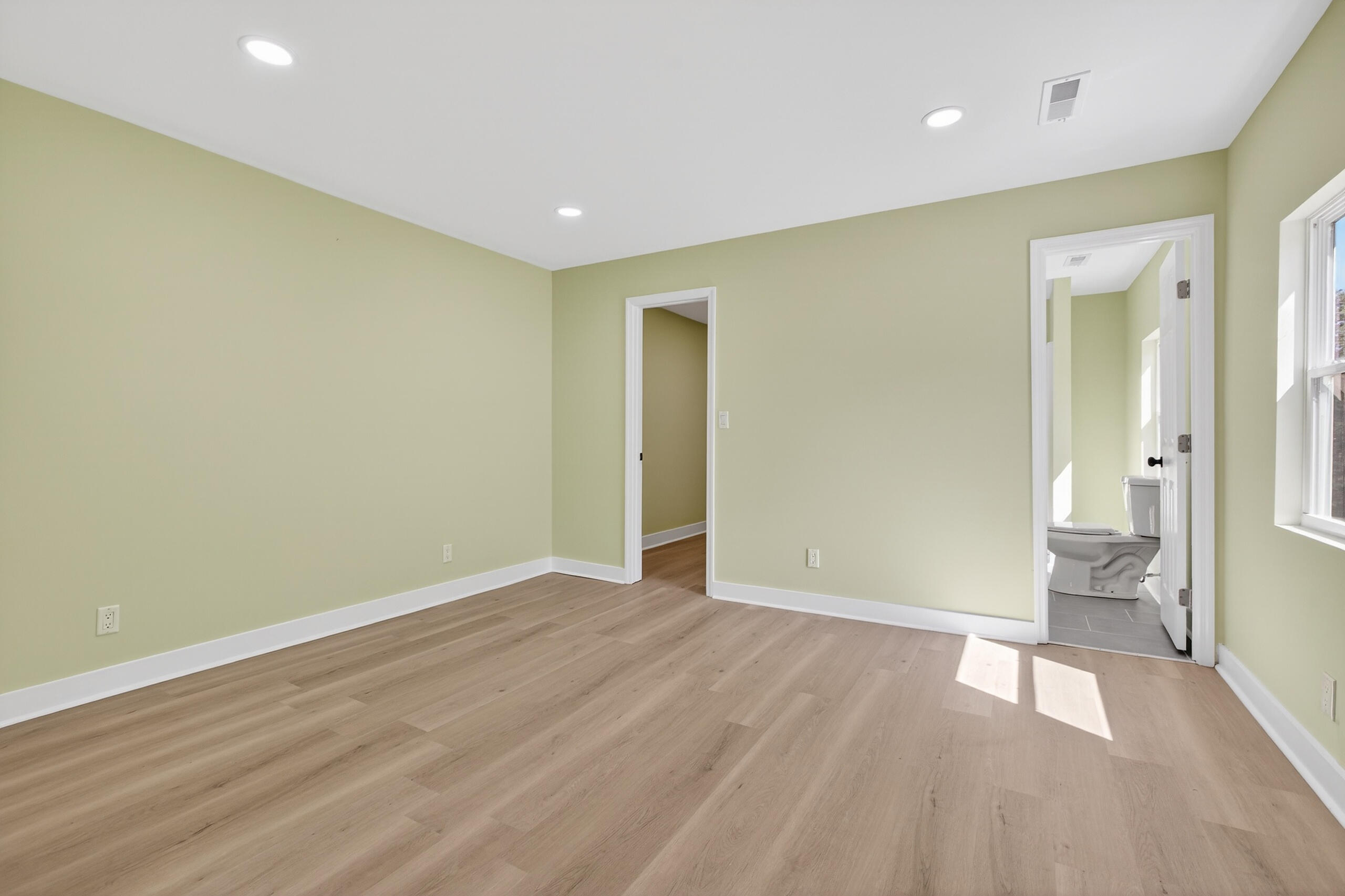 11119 London Lane