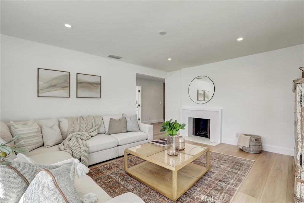 2046 Calvert