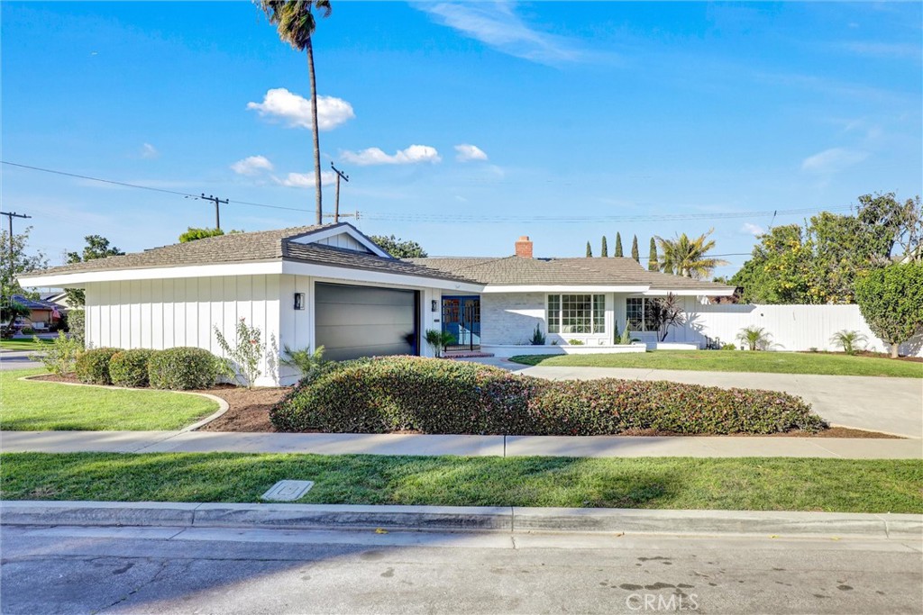 2046 Calvert