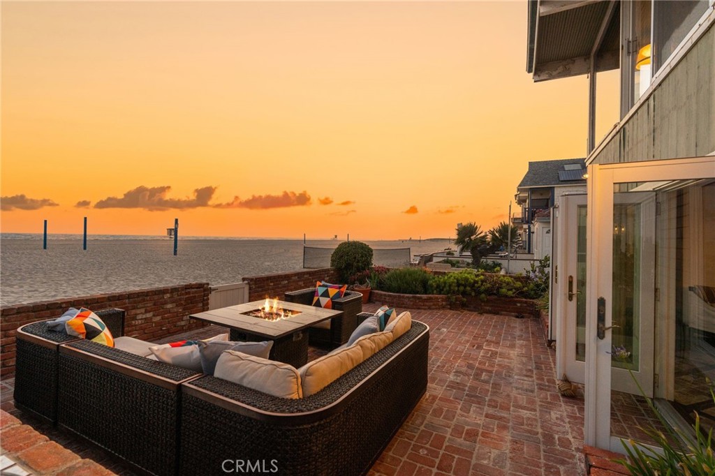 6910 W Oceanfront