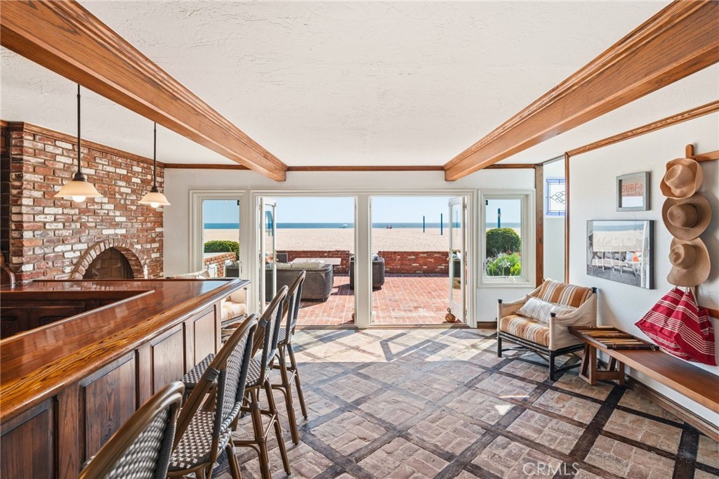 6910 W Oceanfront