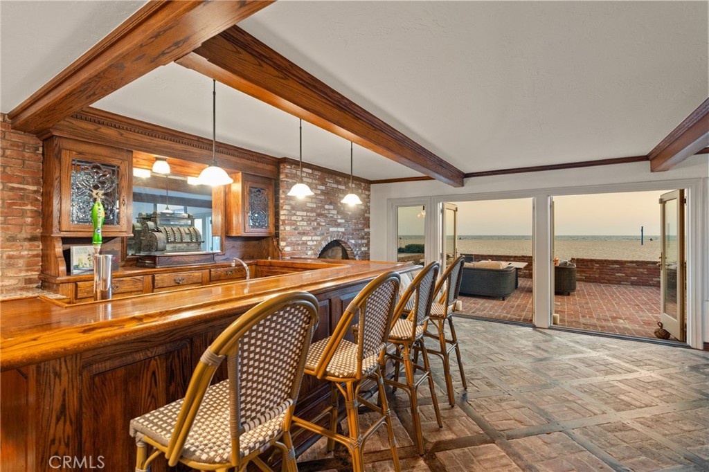 6910 W Oceanfront