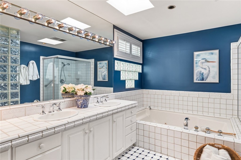 6910 W Oceanfront