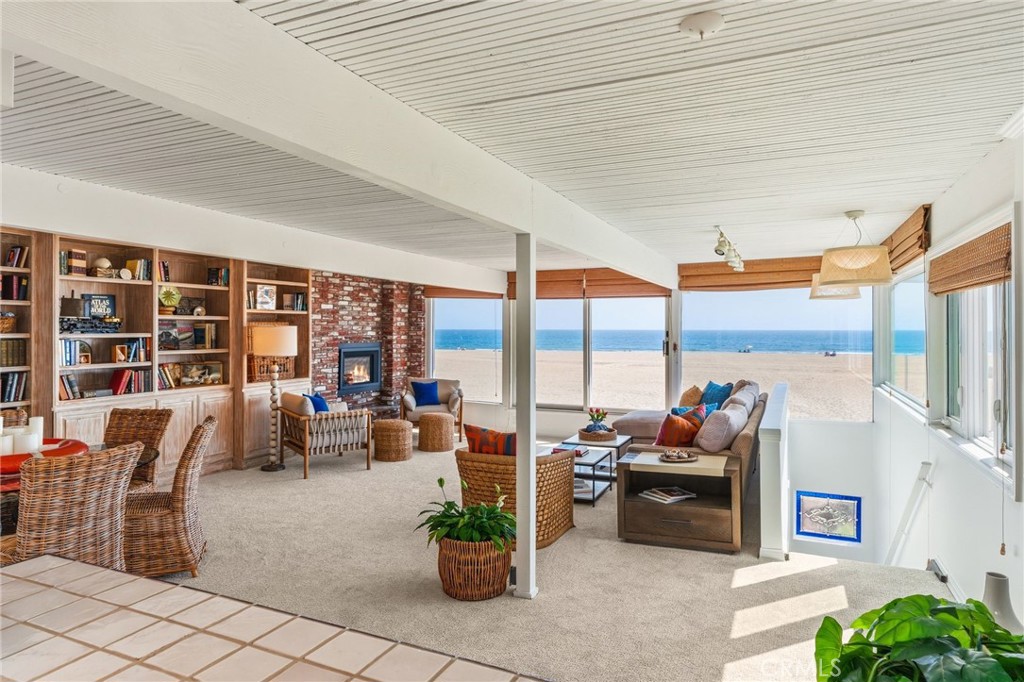 6910 W Oceanfront