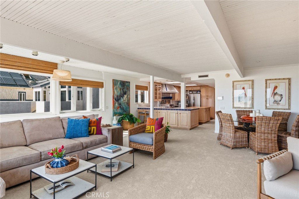 6910 W Oceanfront