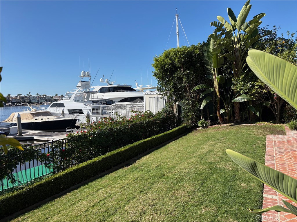 2572 Bayshore
