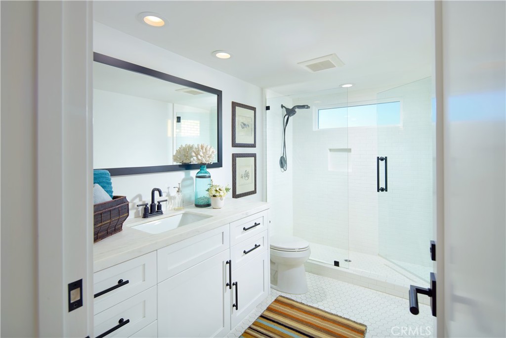 2572 Bayshore