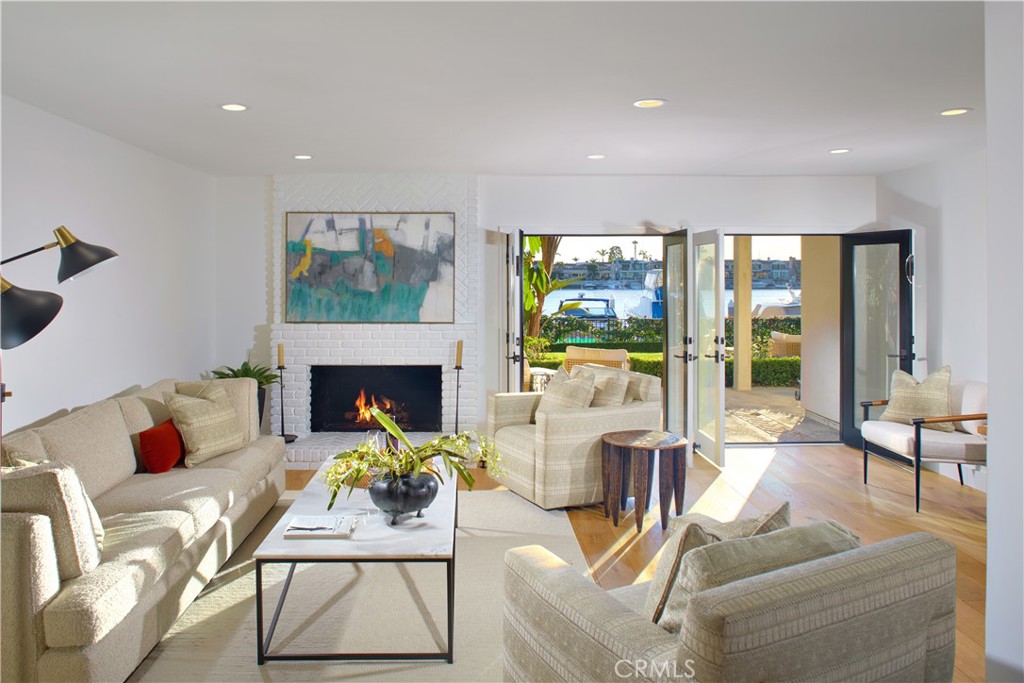 2572 Bayshore