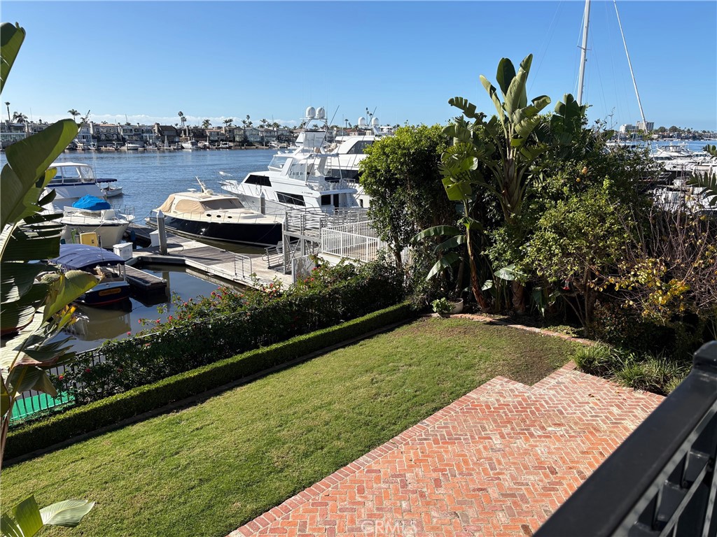 2572 Bayshore