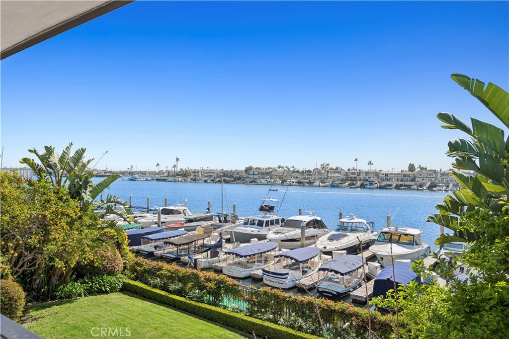 2572 Bayshore