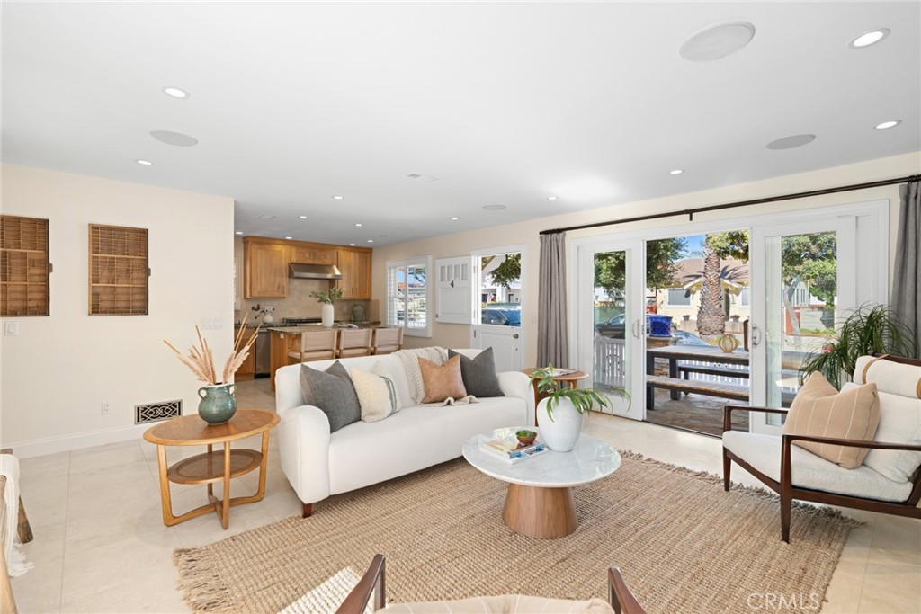 1569 E Ocean Boulevard