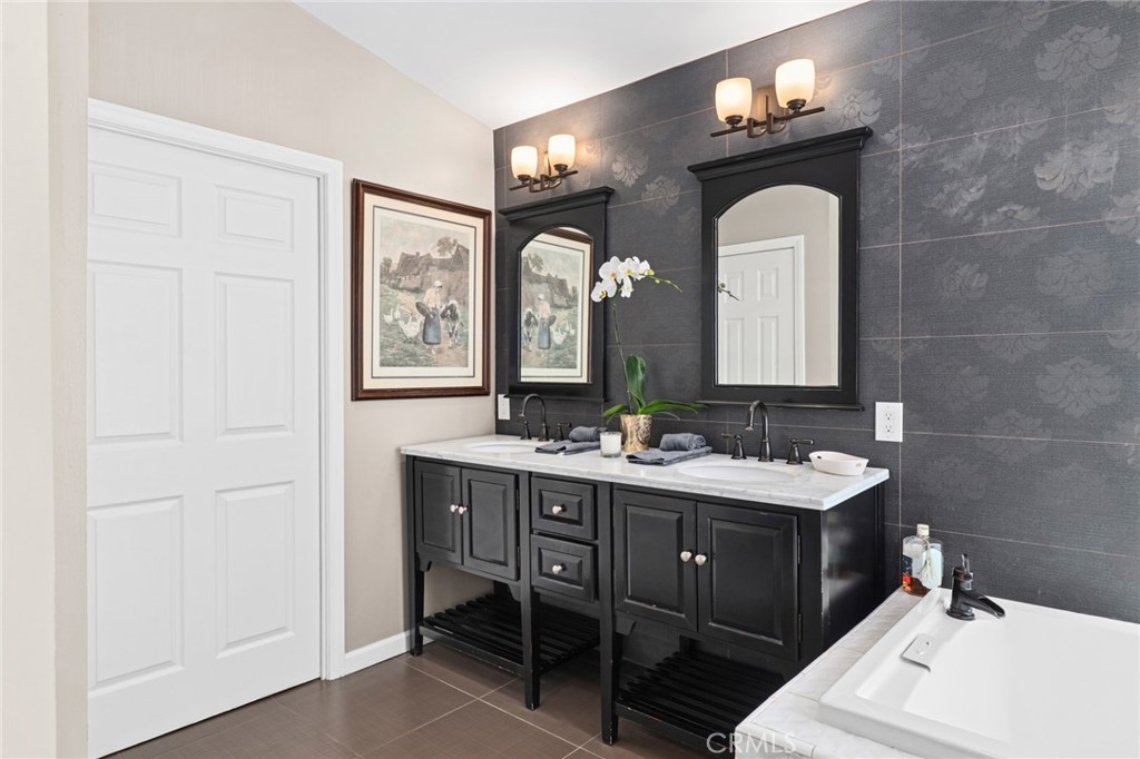 5850 Via Del Bisonte