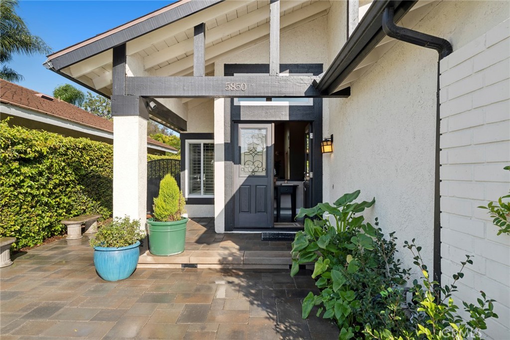 5850 Via Del Bisonte