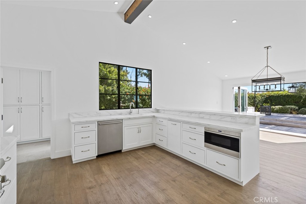734 Cameo Highlands