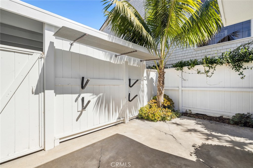 2551 Bayshore Drive