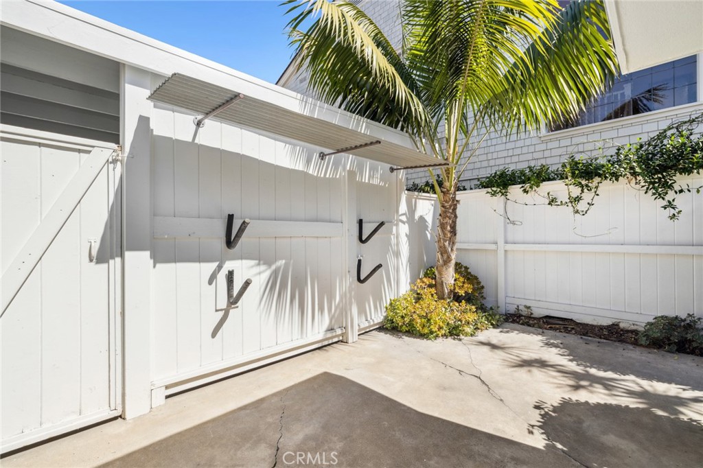 2551 Bayshore Drive