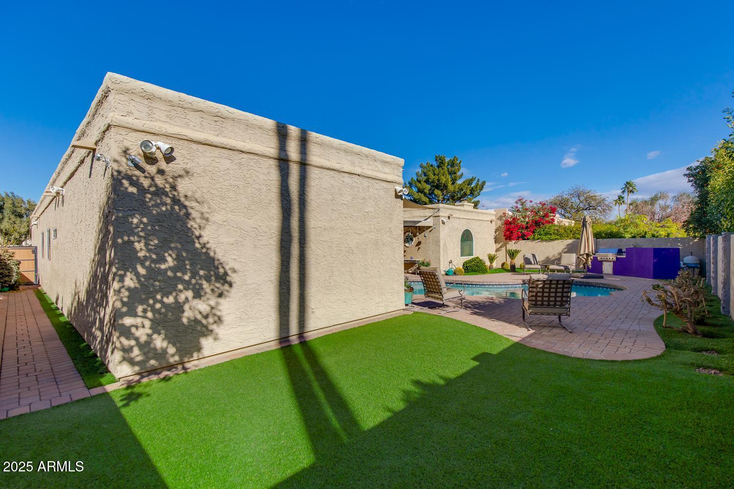 7325 E EL CAMINITO Drive