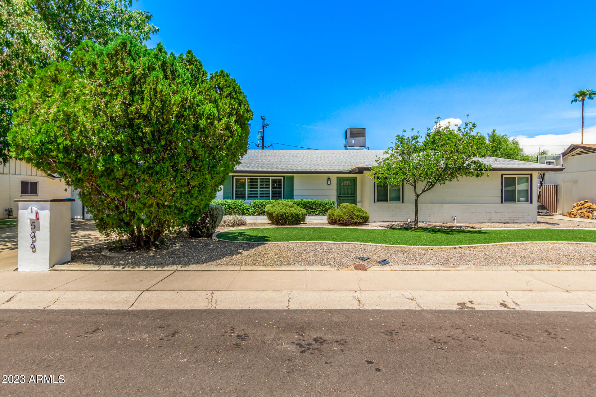 506 W SELDON Lane