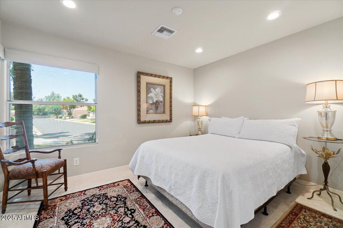 7799 E OAKSHORE Drive