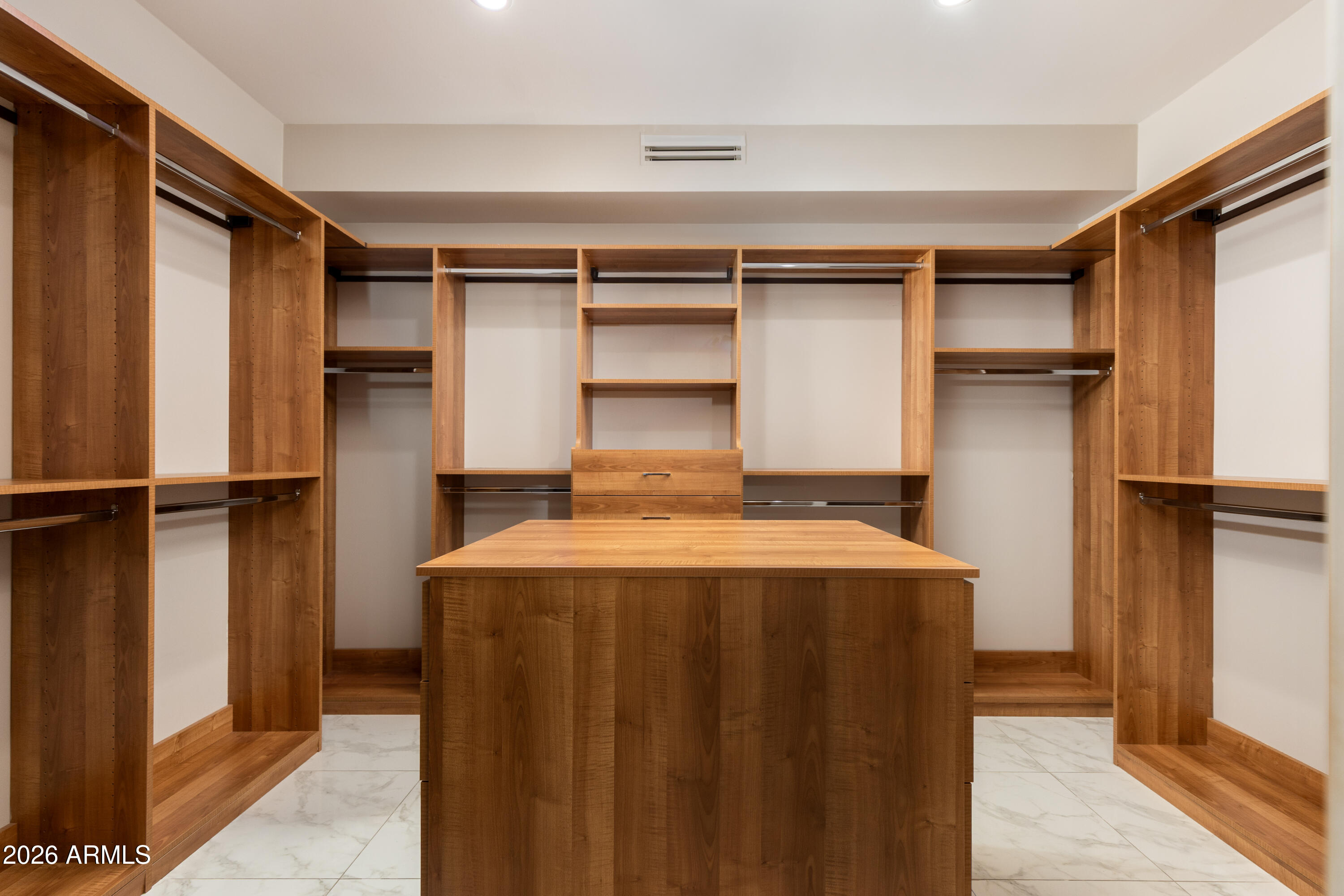 5935 N ECHO CANYON Lane