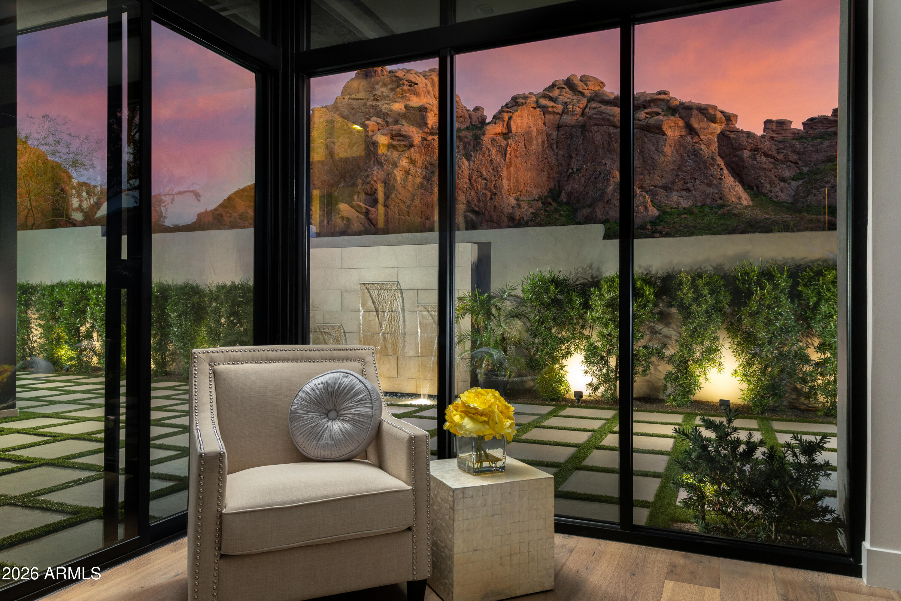 5935 N ECHO CANYON Lane