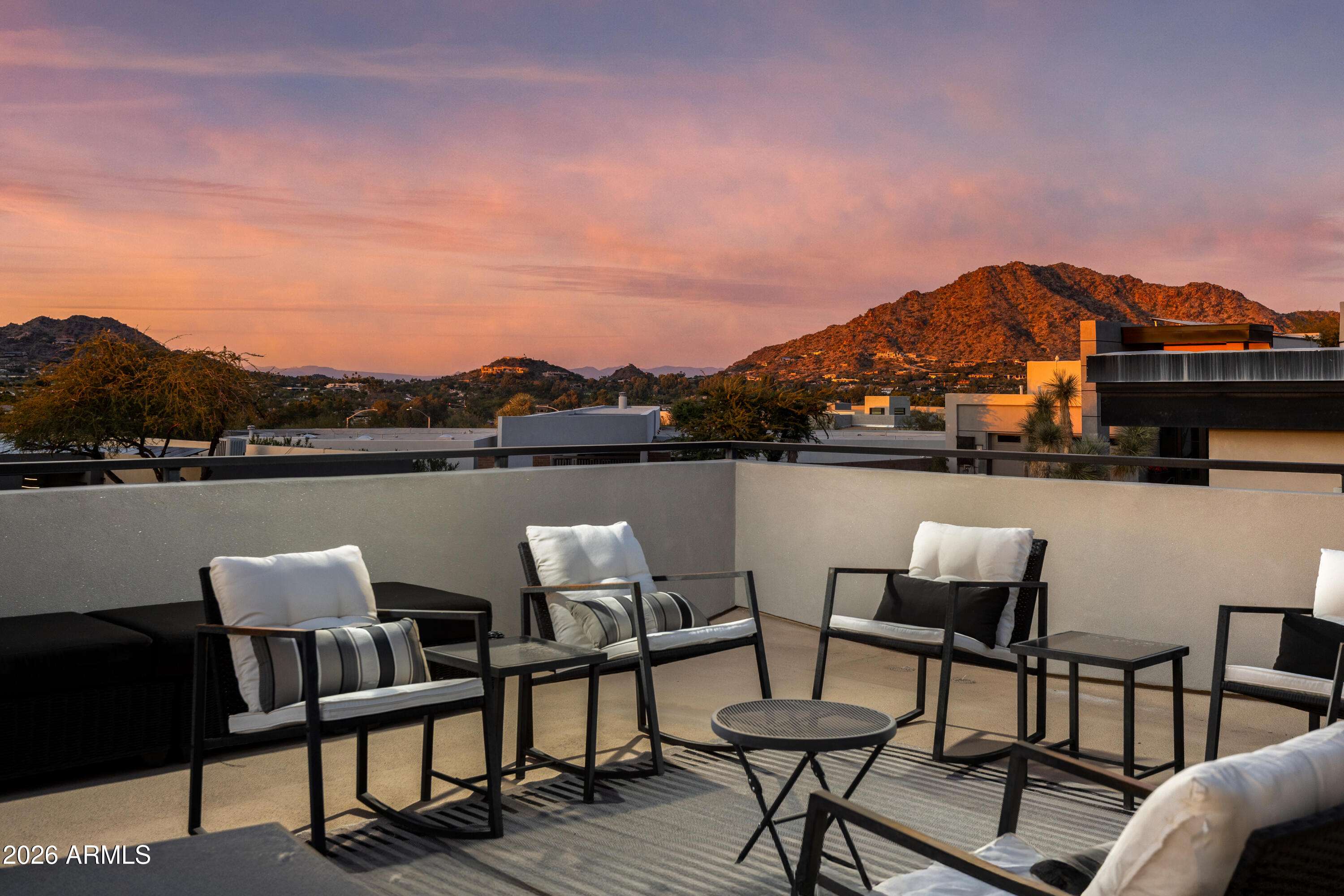 5935 N ECHO CANYON Lane