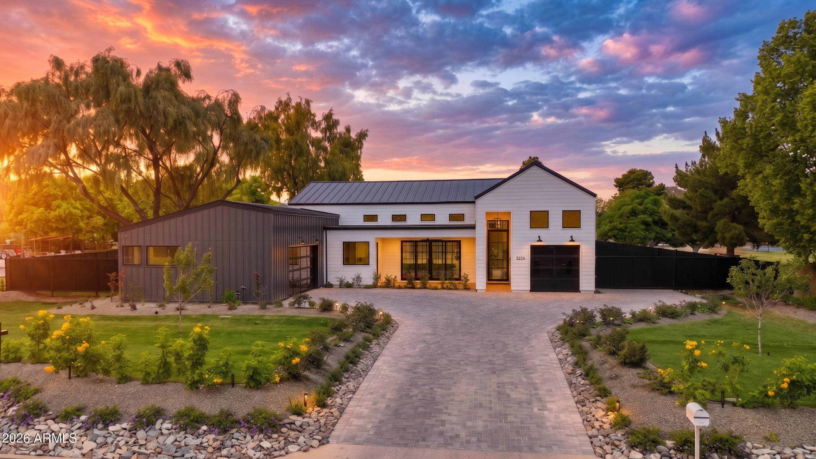 5226 E SWEETWATER Avenue