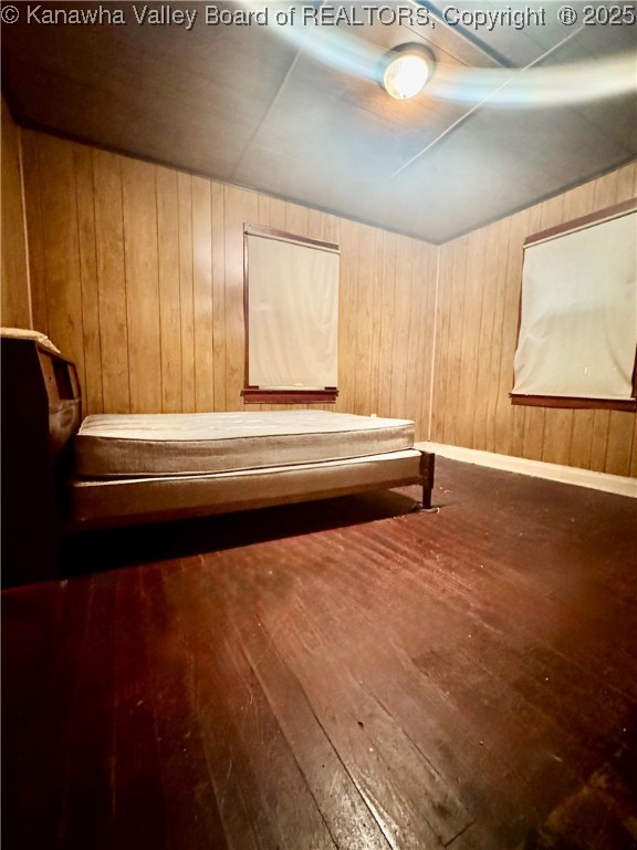 572 McClellan Highway