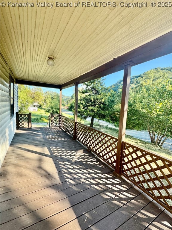 572 McClellan Highway