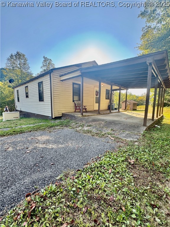 572 McClellan Highway