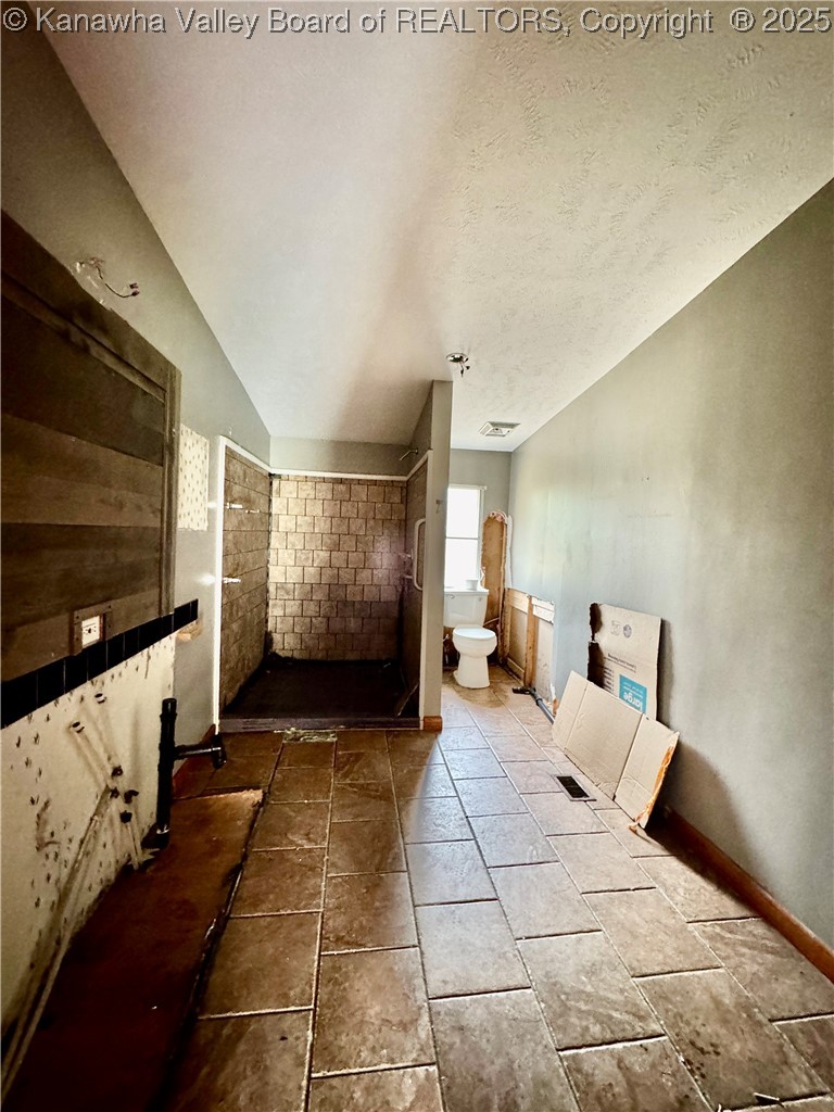 64 Greenleaf Lane
