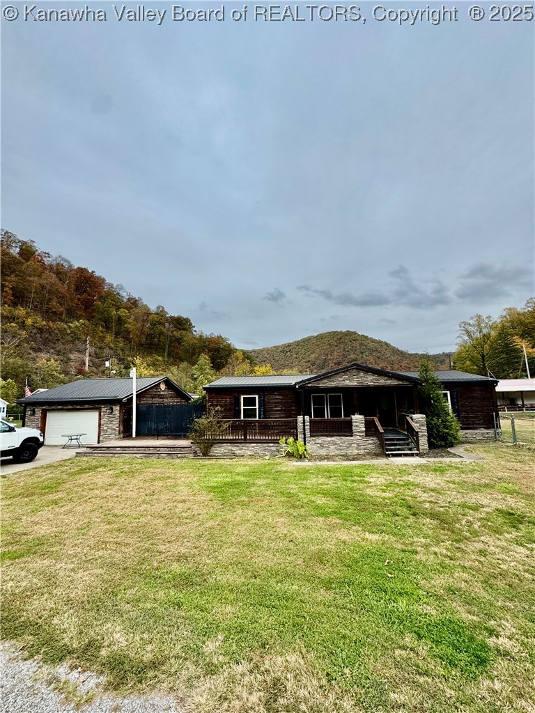 64 Greenleaf Lane