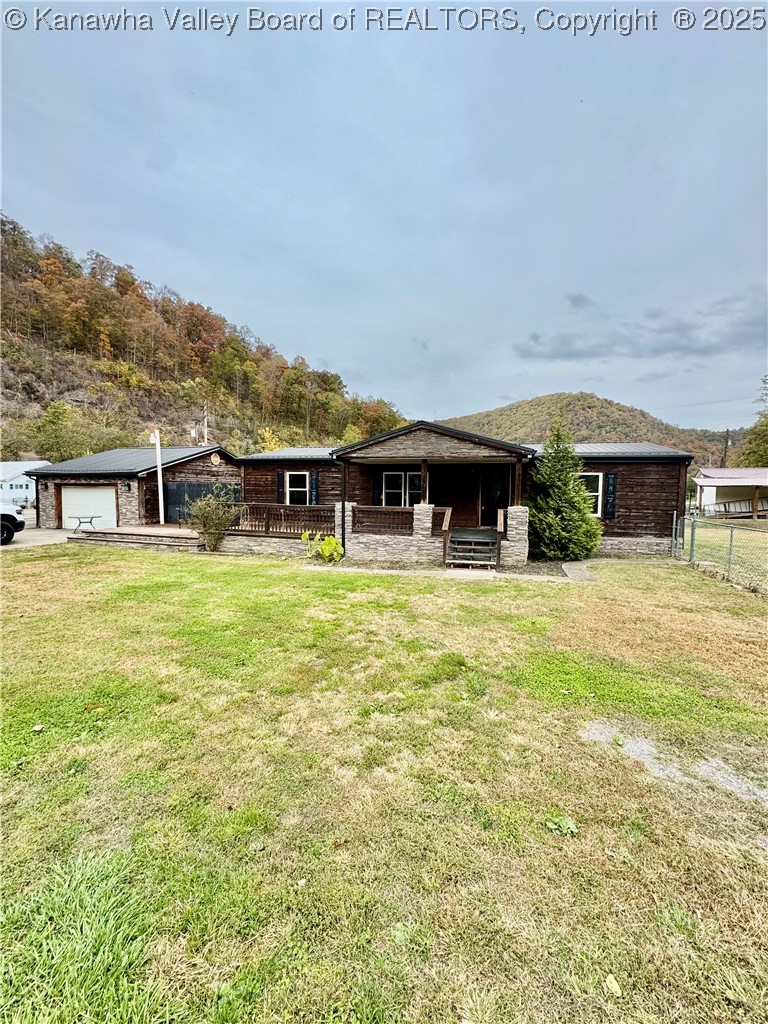 64 Greenleaf Lane