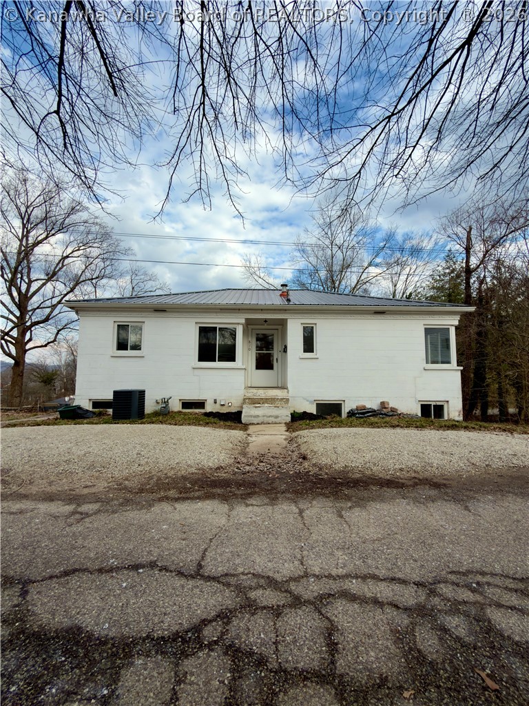 810 Dinden Drive