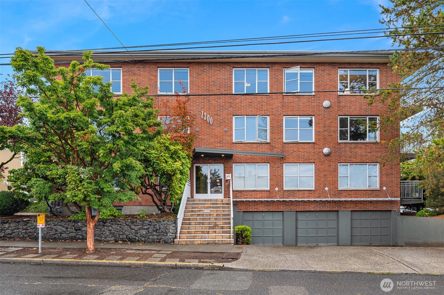 7300 Woodlawn Avenue NE Unit: 401