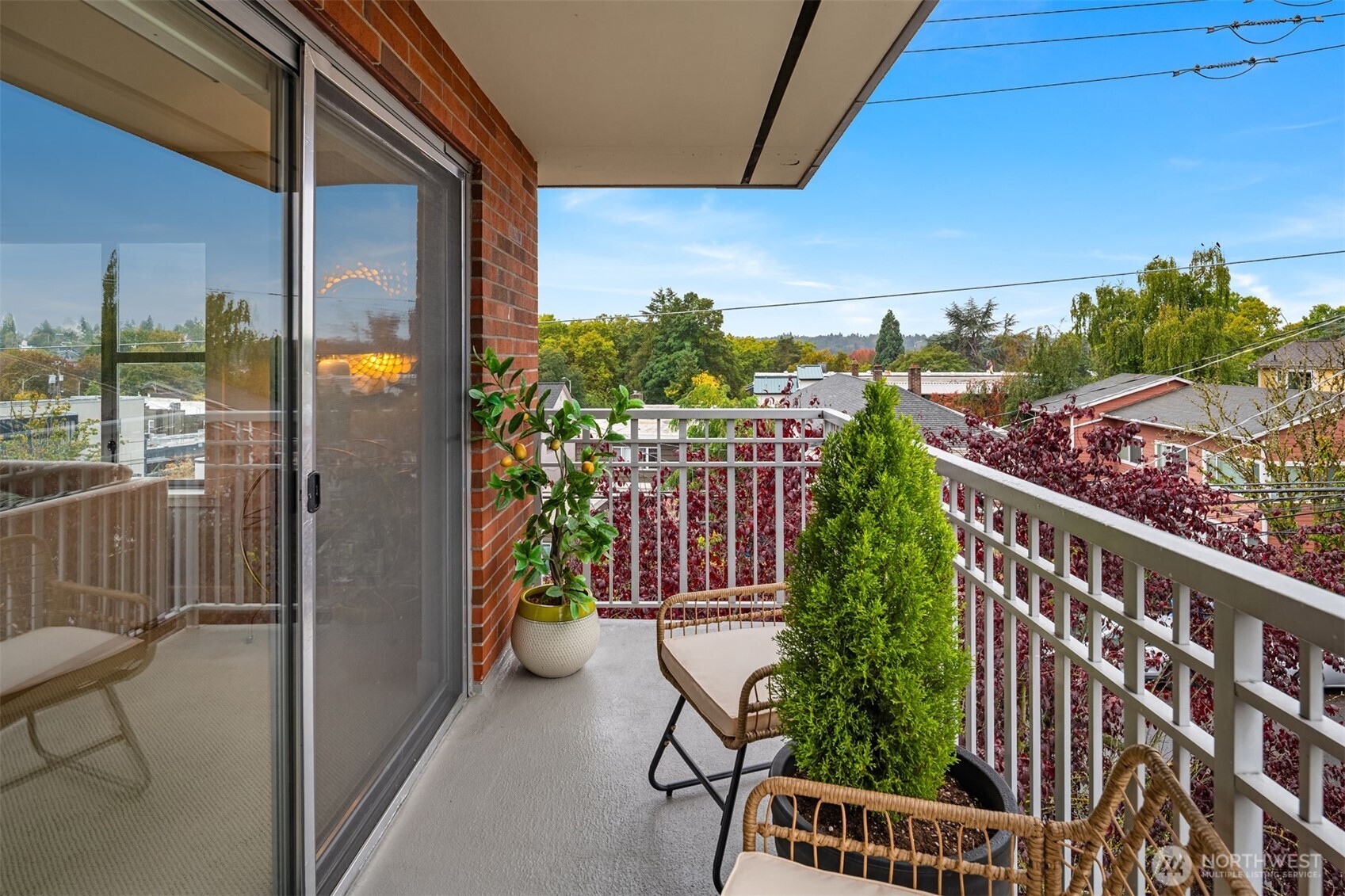 7300 Woodlawn Avenue NE Unit: 401