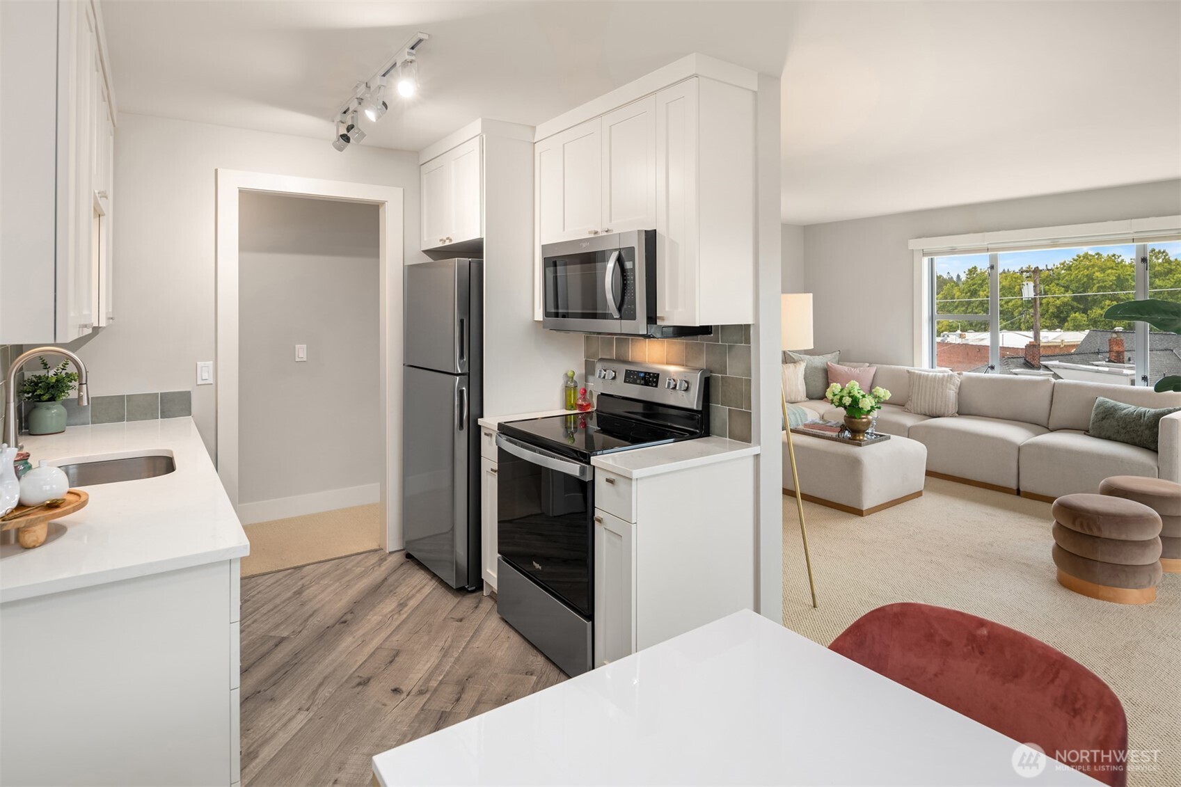 7300 Woodlawn Avenue NE Unit: 401