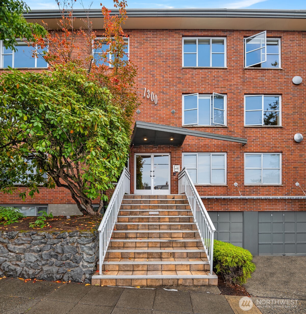 7300 Woodlawn Avenue NE Unit: 401