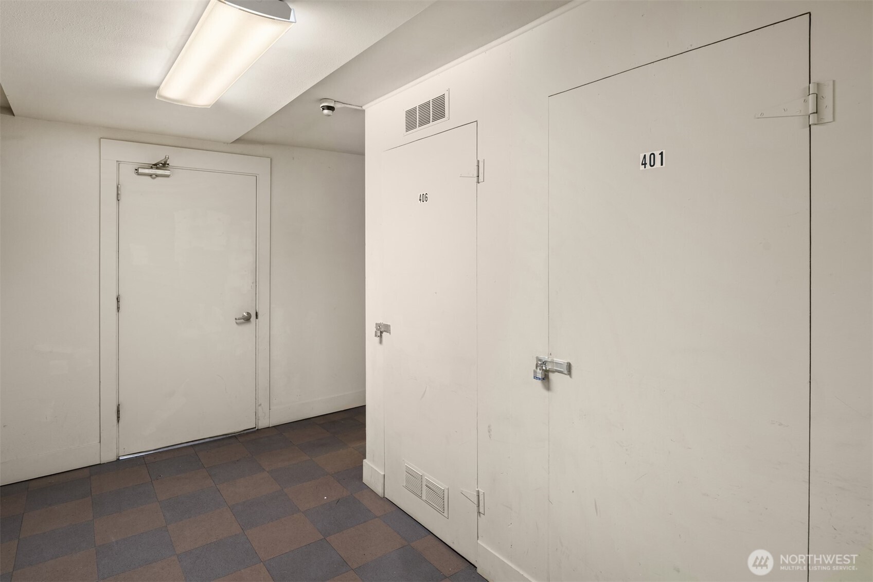 7300 Woodlawn Avenue NE Unit: 401