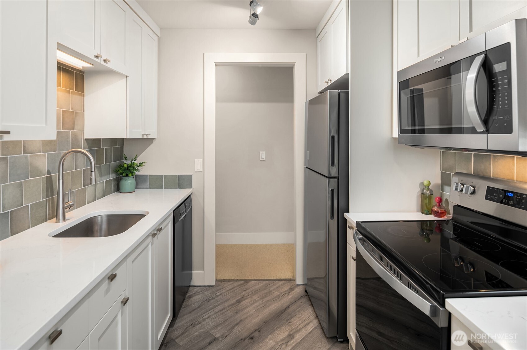 7300 Woodlawn Avenue NE Unit: 401