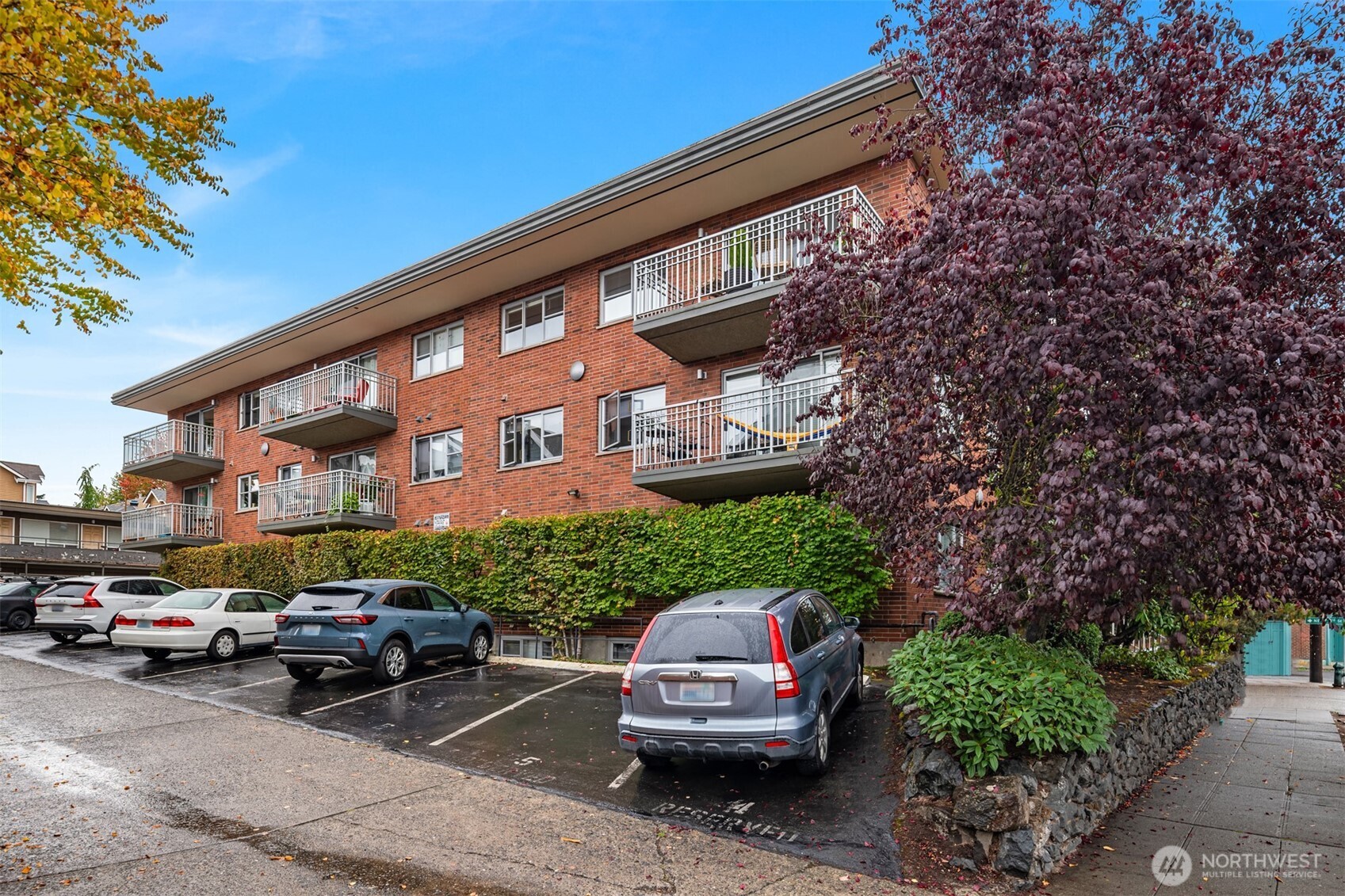 7300 Woodlawn Avenue NE Unit: 401