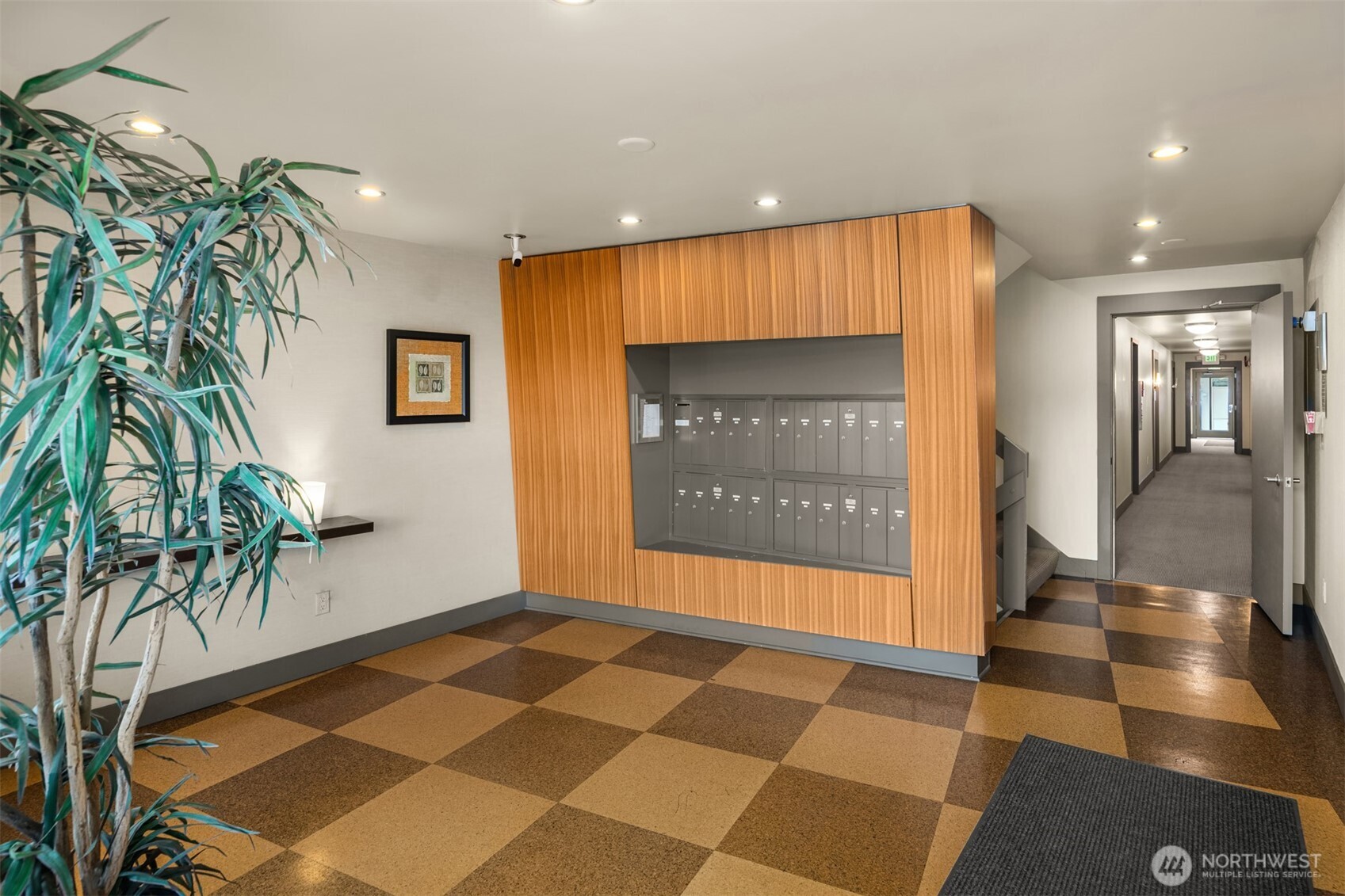 7300 Woodlawn Avenue NE Unit: 401