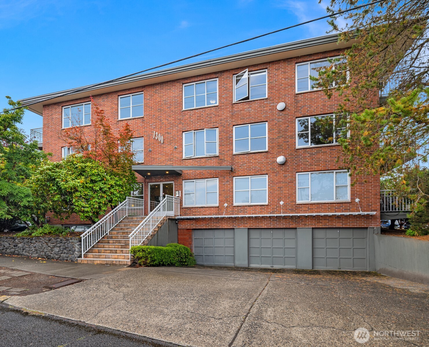 7300 Woodlawn Avenue NE Unit: 401