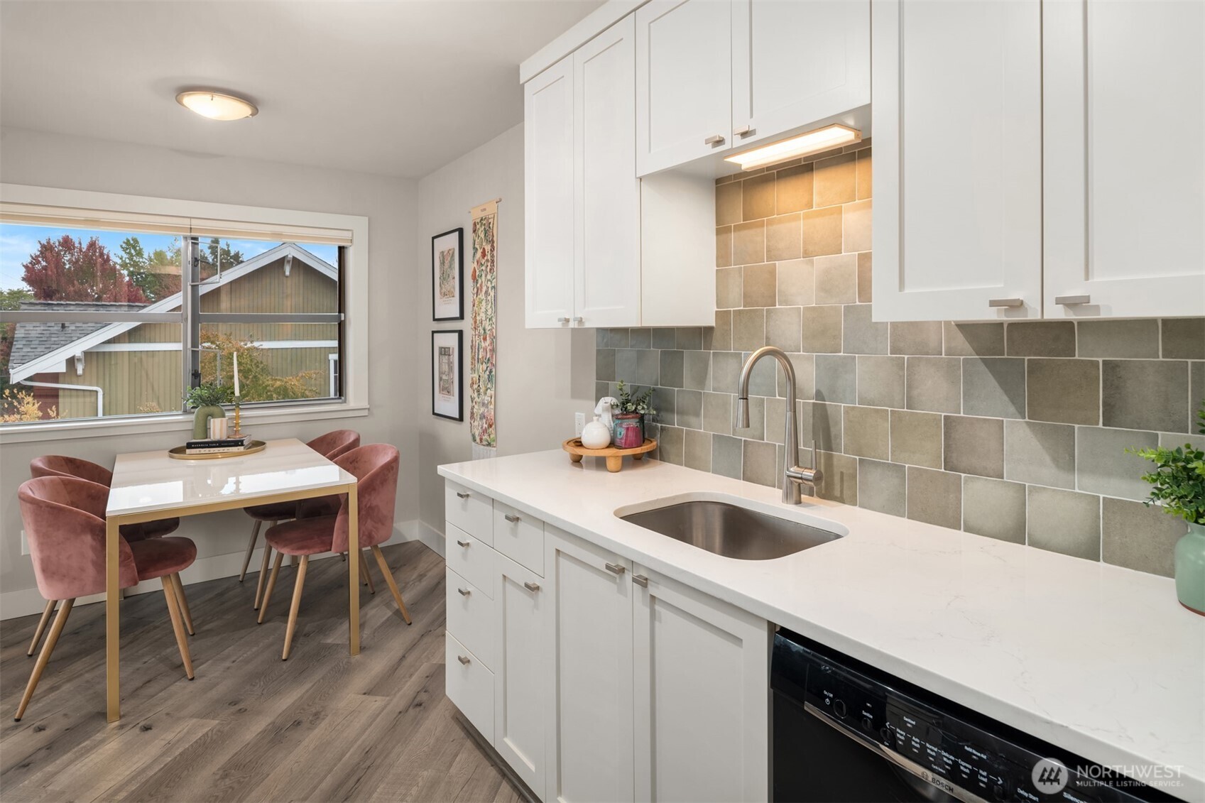 7300 Woodlawn Avenue NE Unit: 401