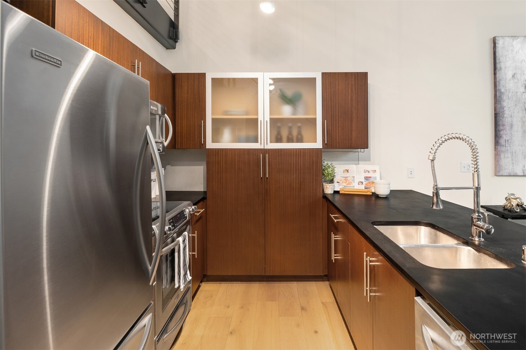 401 9th Avenue N Unit: 102