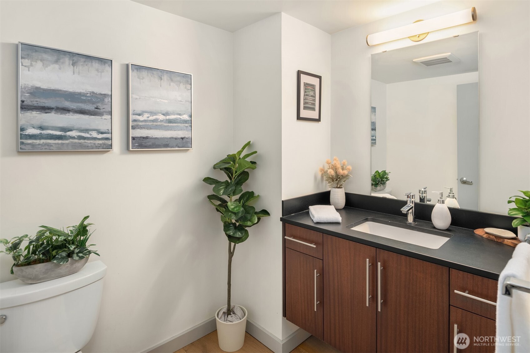 401 9th Avenue N Unit: 102