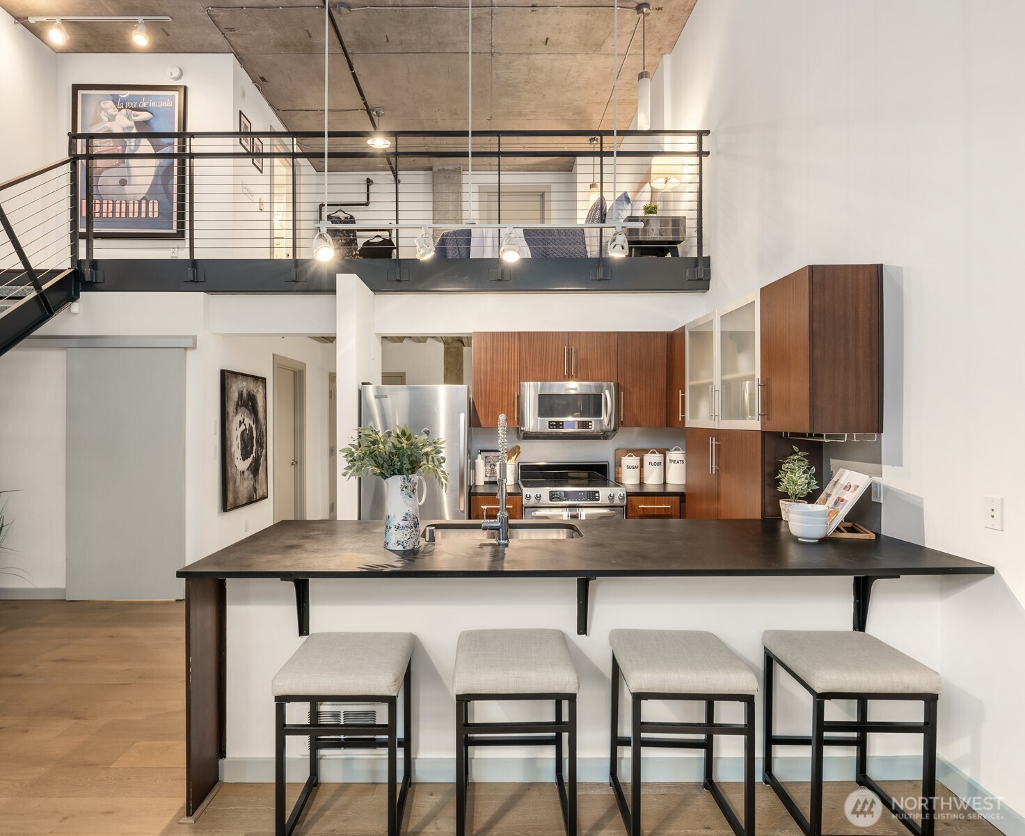 401 9th Avenue N Unit: 102