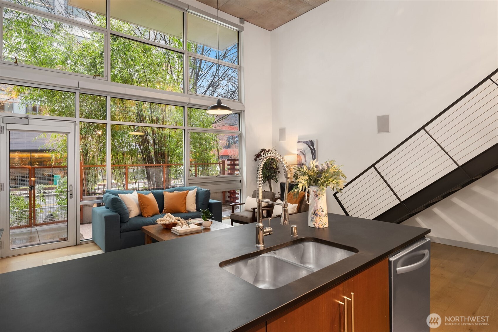 401 9th Avenue N Unit: 102