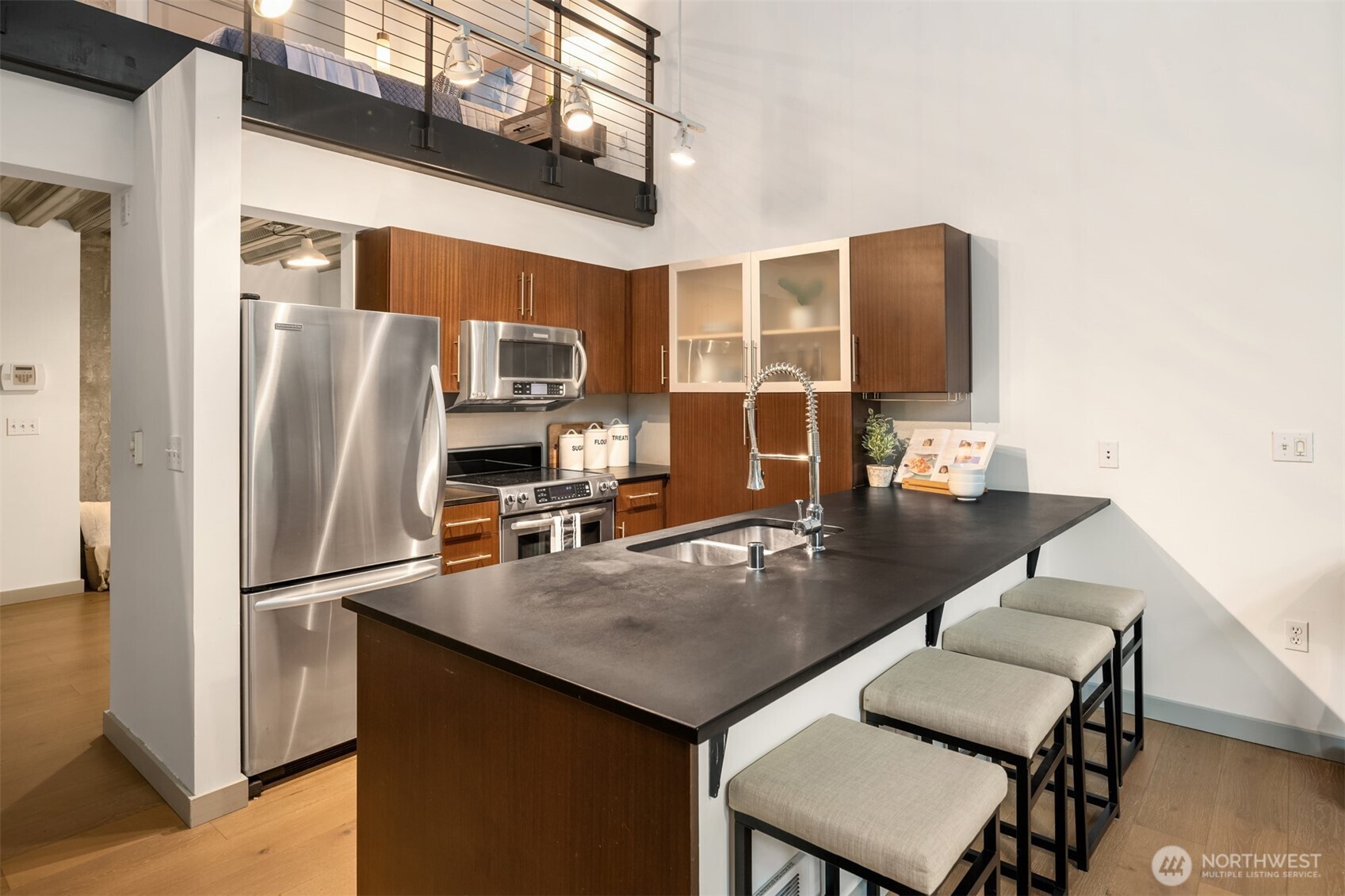 401 9th Avenue N Unit: 102