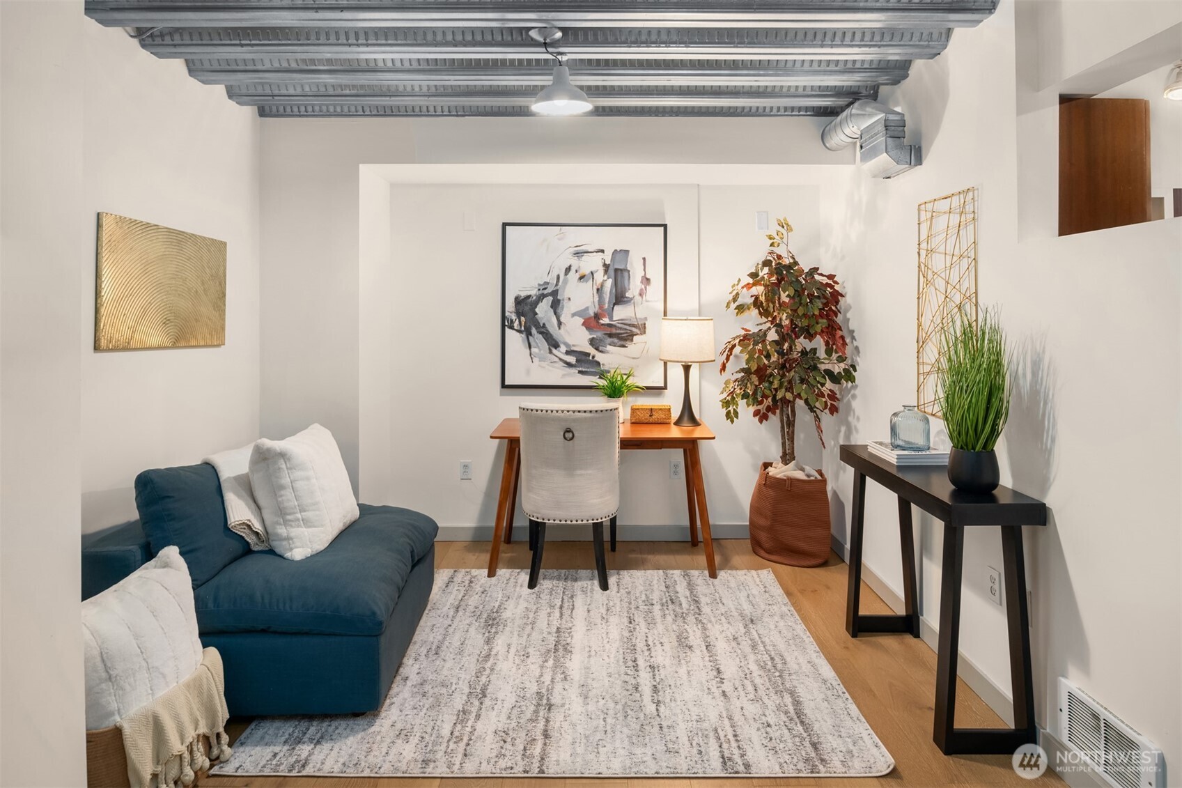 401 9th Avenue N Unit: 102